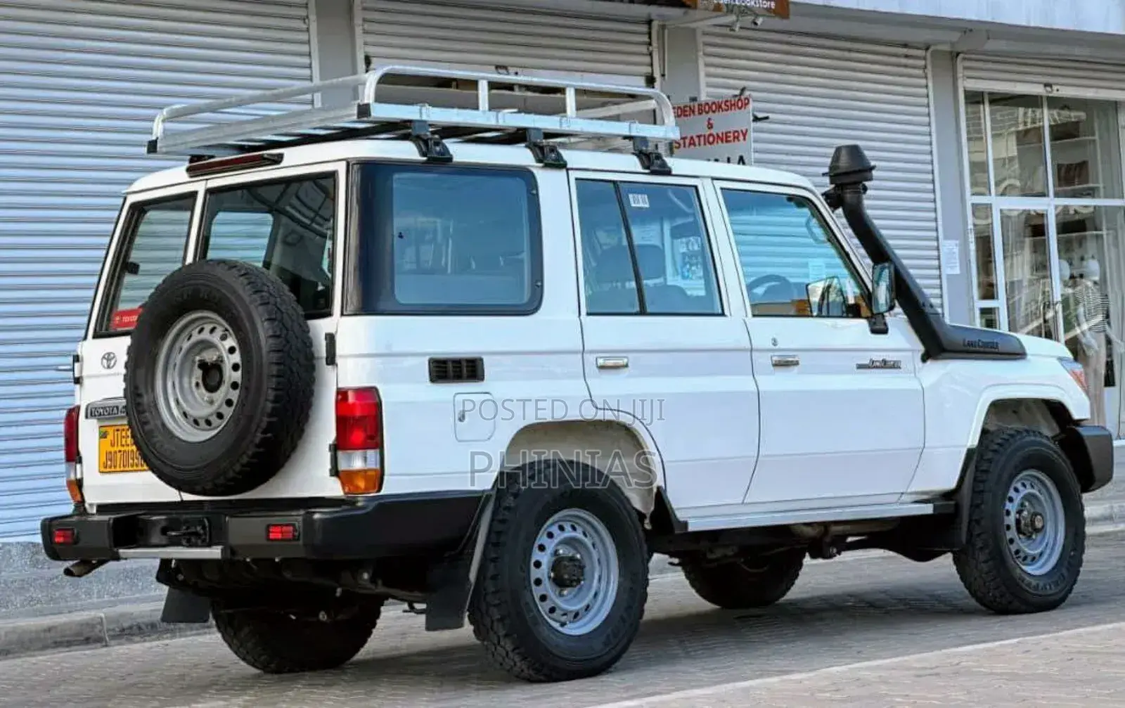 Toyota Land Cruiser 2013 White