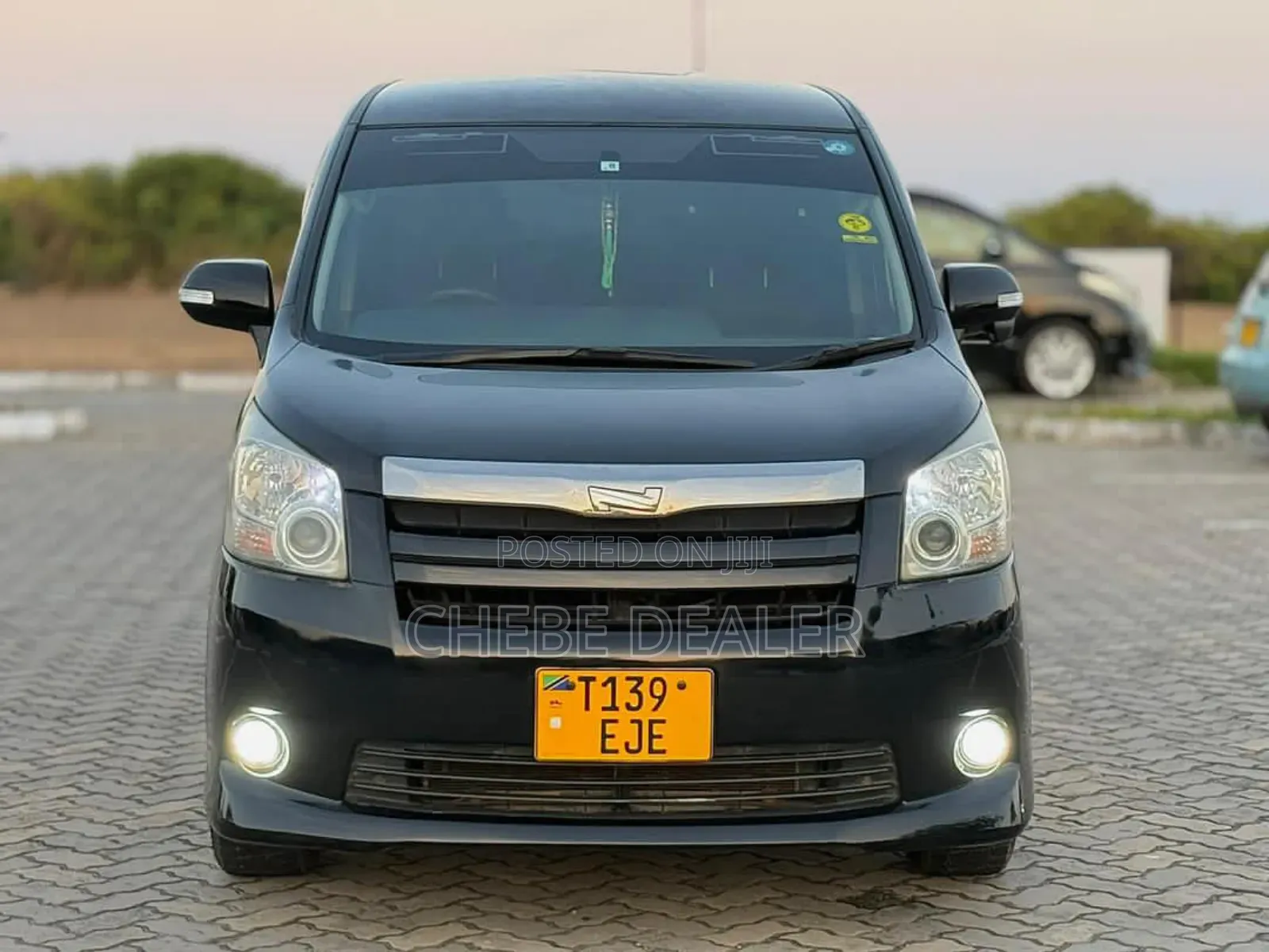 Toyota Noah 2010 Black