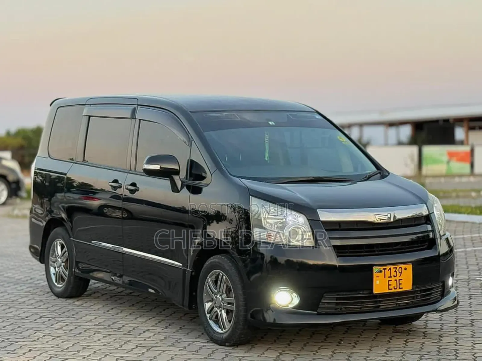 Toyota Noah 2010 Black