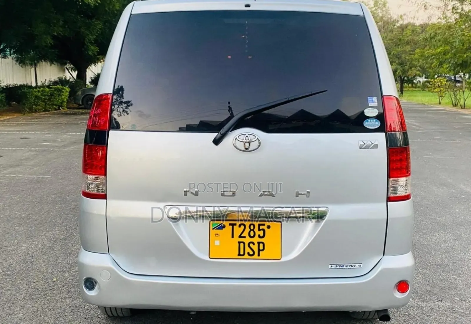 Toyota Noah 2009 Silver
