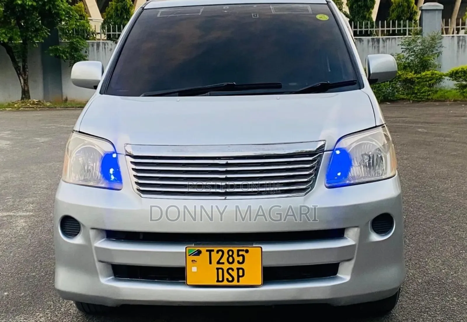 Toyota Noah 2009 Silver