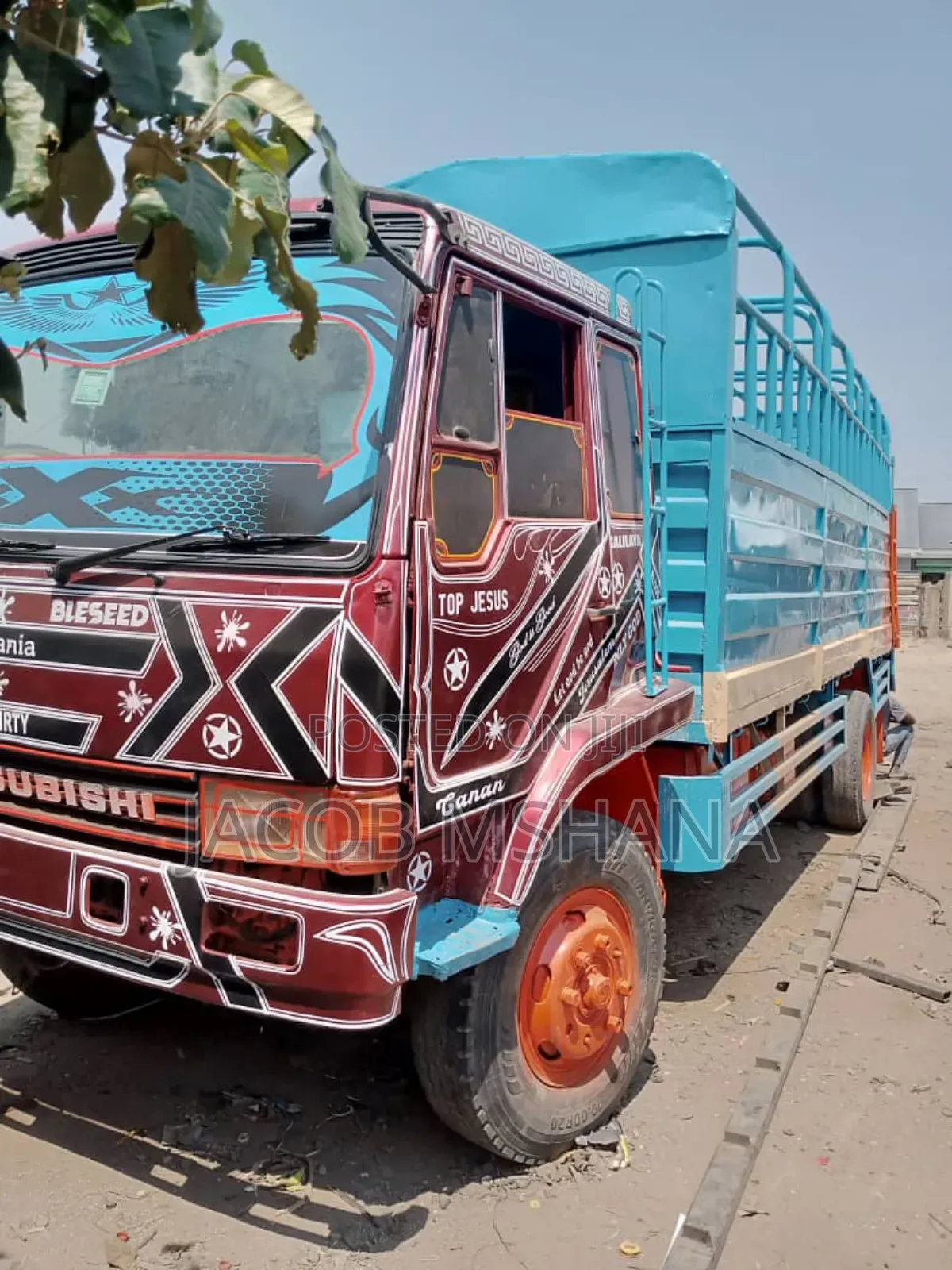 Fuso Longbase Tyre Kubwa