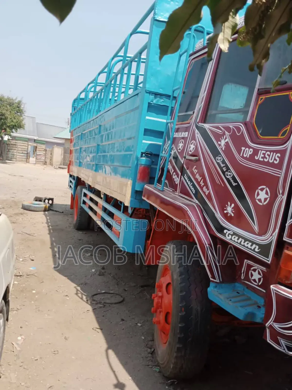 Fuso Longbase Tyre Kubwa