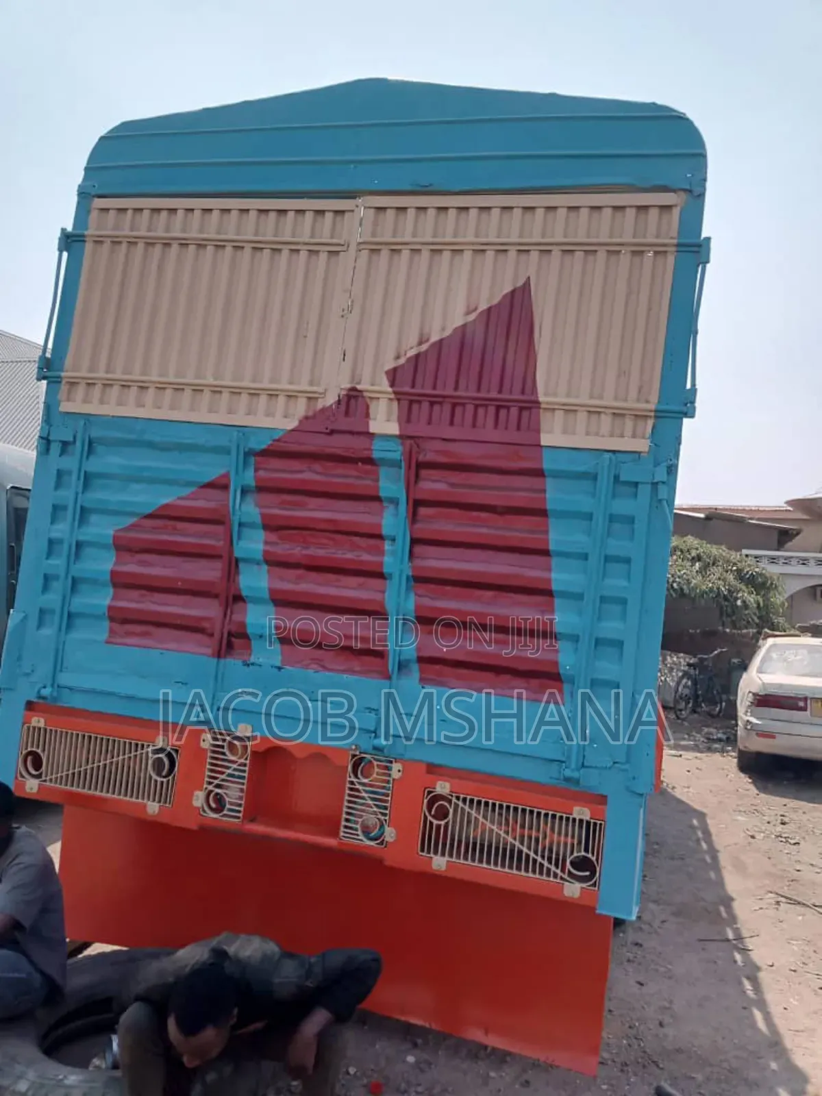 Fuso Longbase Tyre Kubwa
