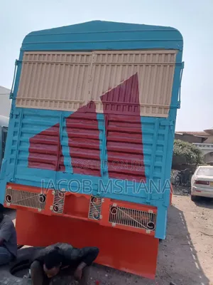 Fuso Longbase Tyre Kubwa