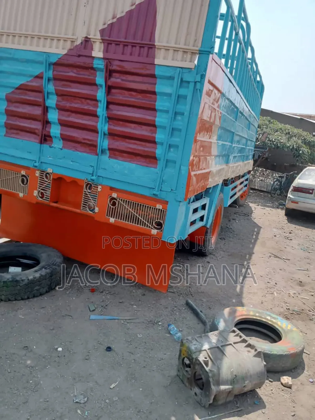 Fuso Longbase Tyre Kubwa