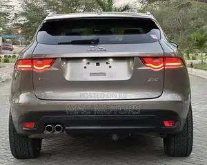 Jaguar F-Pace 2017 Beige