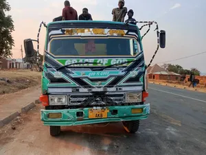 Fuso Tipa Engine 17