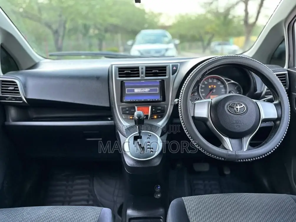 Toyota Ractis 2011 White