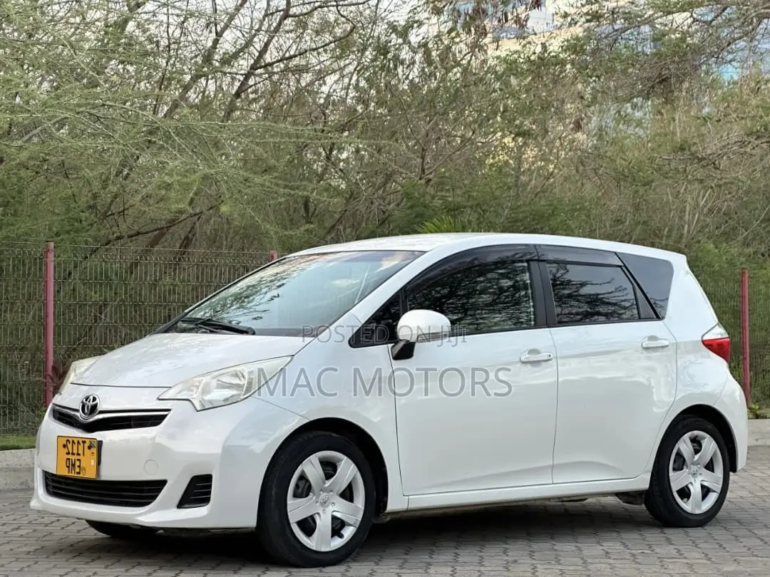 Toyota Ractis 2011 White