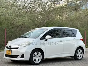Toyota Ractis 2011 White