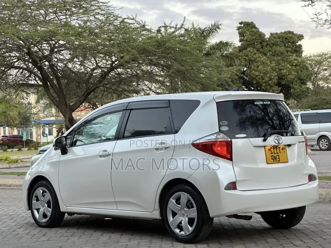 Toyota Ractis 2011 White