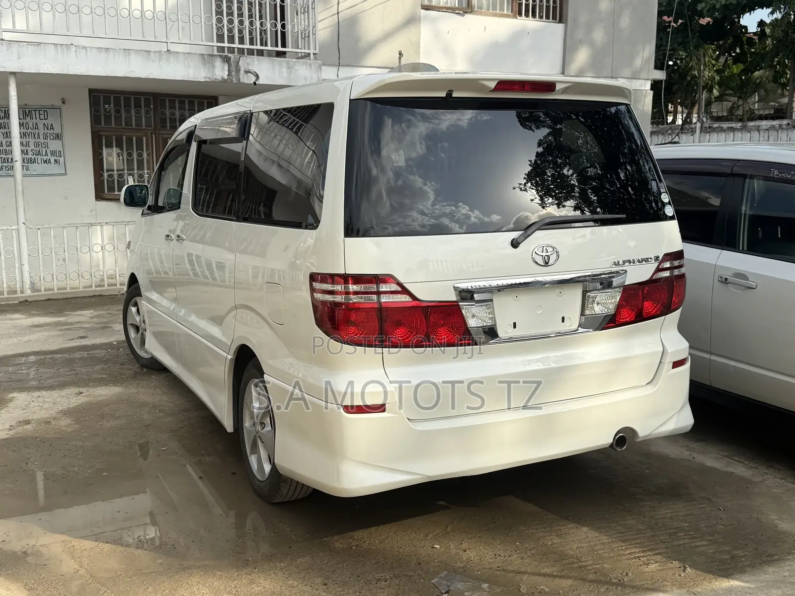 Toyota Alphard 2.4 Petrol AWD 2006 White