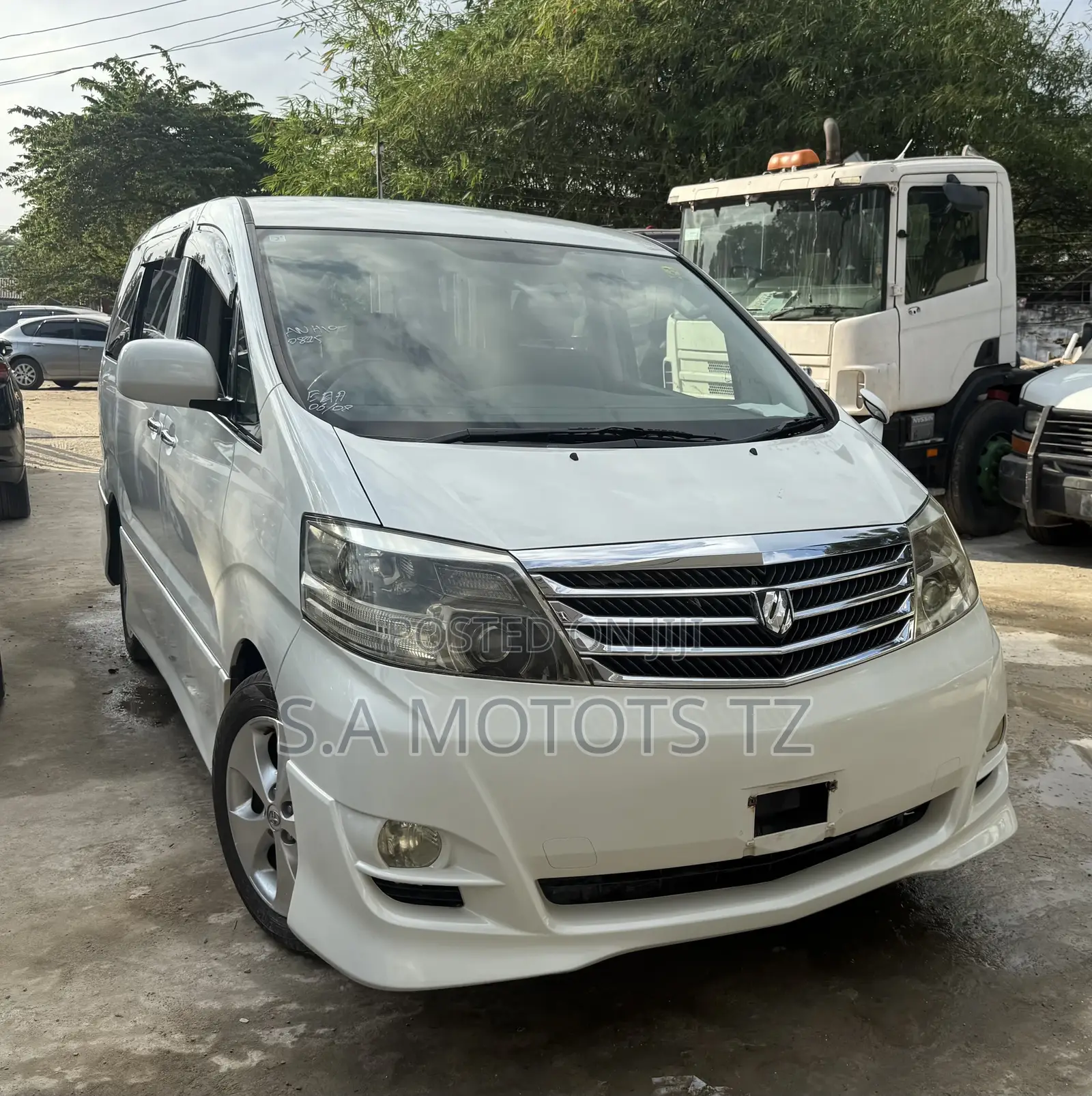 Toyota Alphard 2.4 Petrol AWD 2006 White