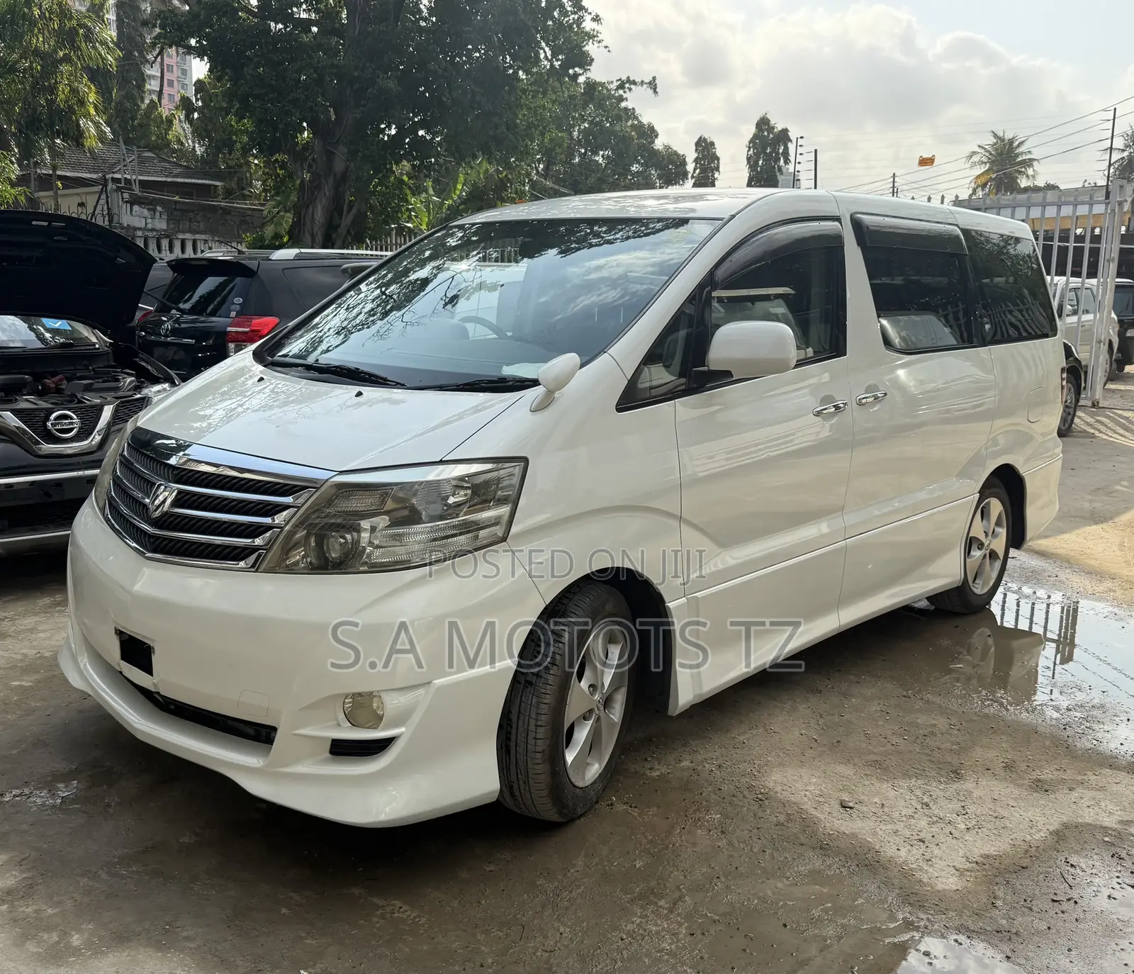 Toyota Alphard 2.4 Petrol AWD 2006 White