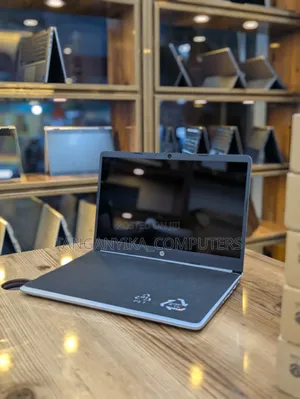 Laptop HP 14-dq1088wm 8GB AMD Ryzen 3 SSD 256GB