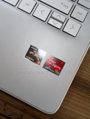 Laptop HP 14-dq1088wm 8GB AMD Ryzen 3 SSD 256GB
