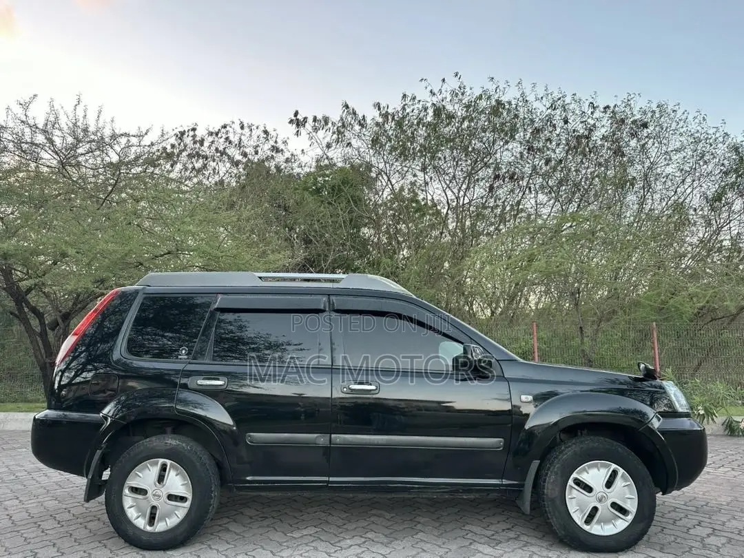 Nissan X-Trail 2006 Black