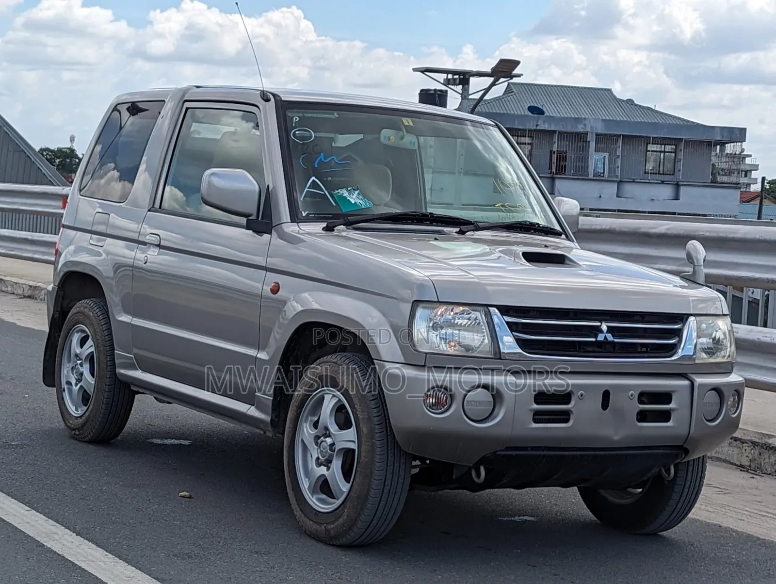 Mitsubishi Pajero 2001 Silver