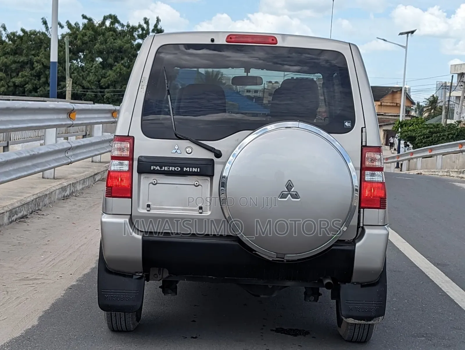 Mitsubishi Pajero 2001 Silver