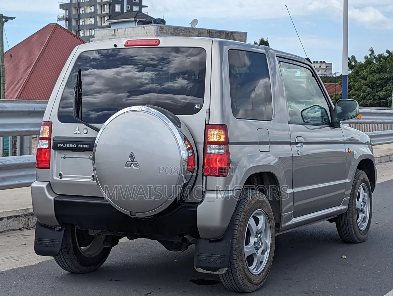 Mitsubishi Pajero 2001 Silver