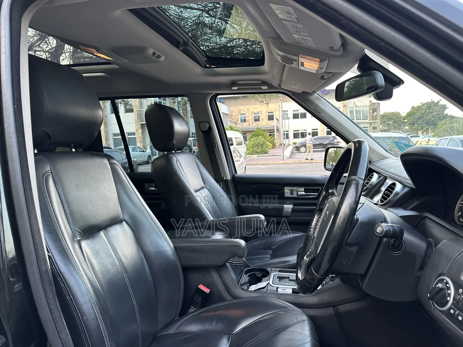 Land Rover Discovery 2011 Black