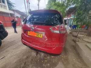 Nissan X-Trail 2014 Red