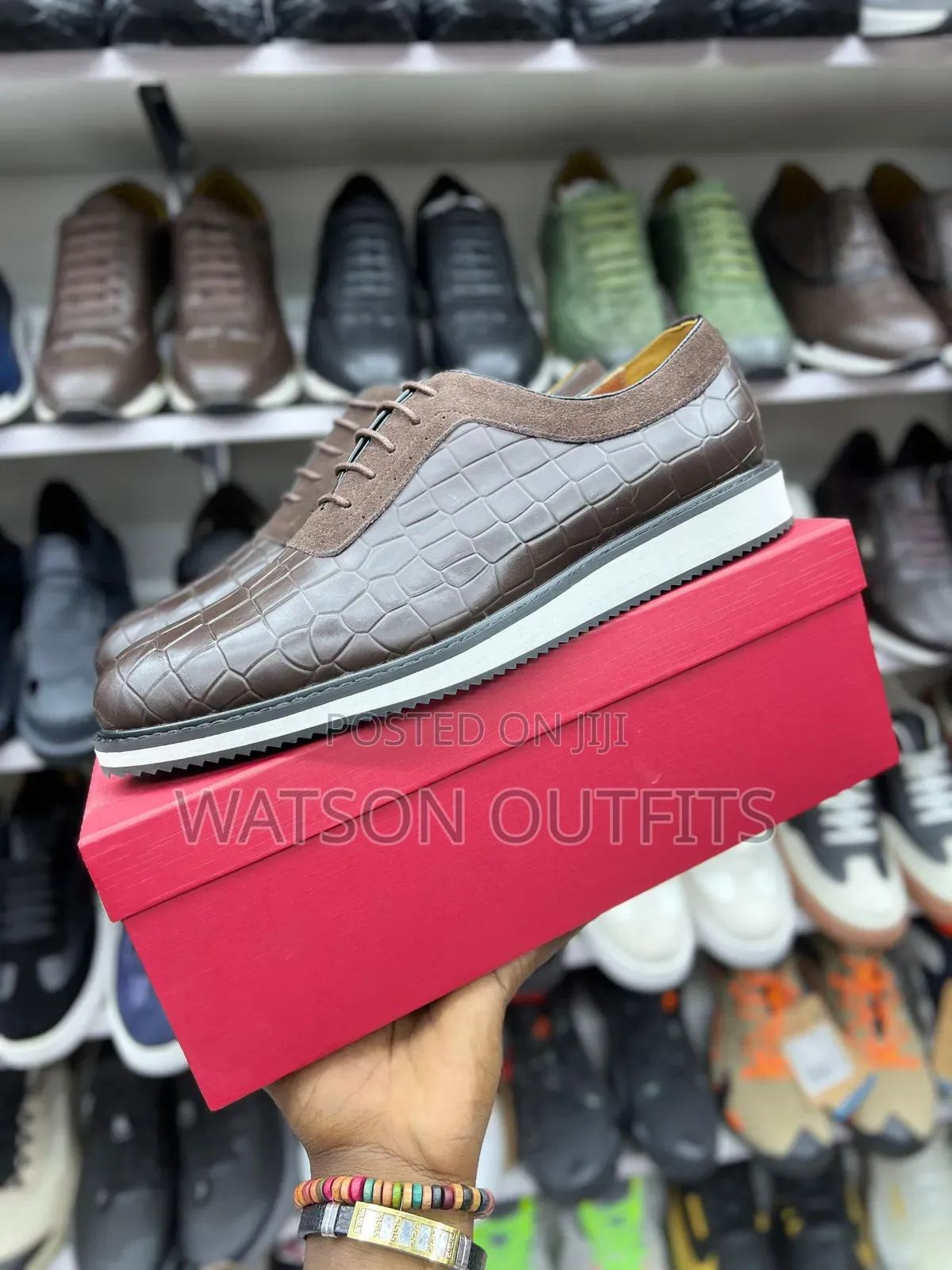 Men's Shoes or Footwears or Viatu Vya Mazingira Tofauti