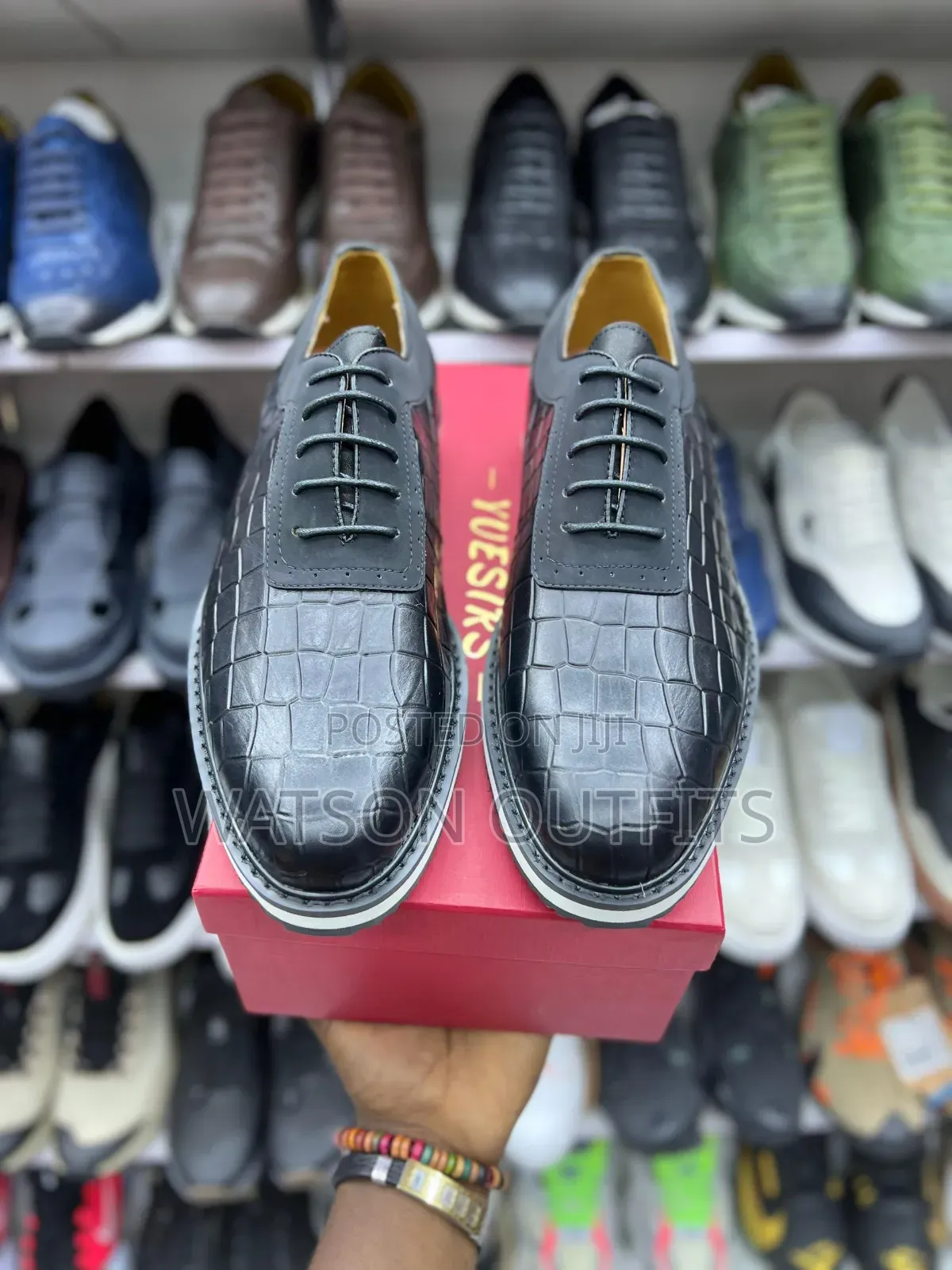 Men's Shoes or Footwears or Viatu Vya Mazingira Tofauti