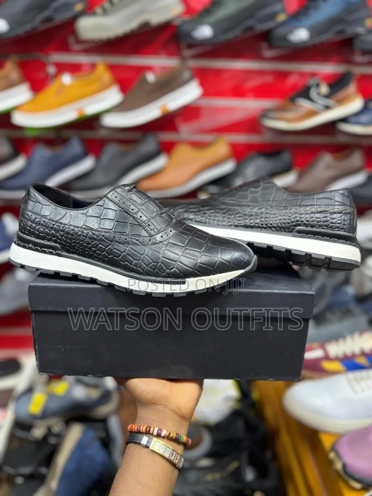 Men's Shoes or Footwears or Viatu Vya Mazingira Tofauti