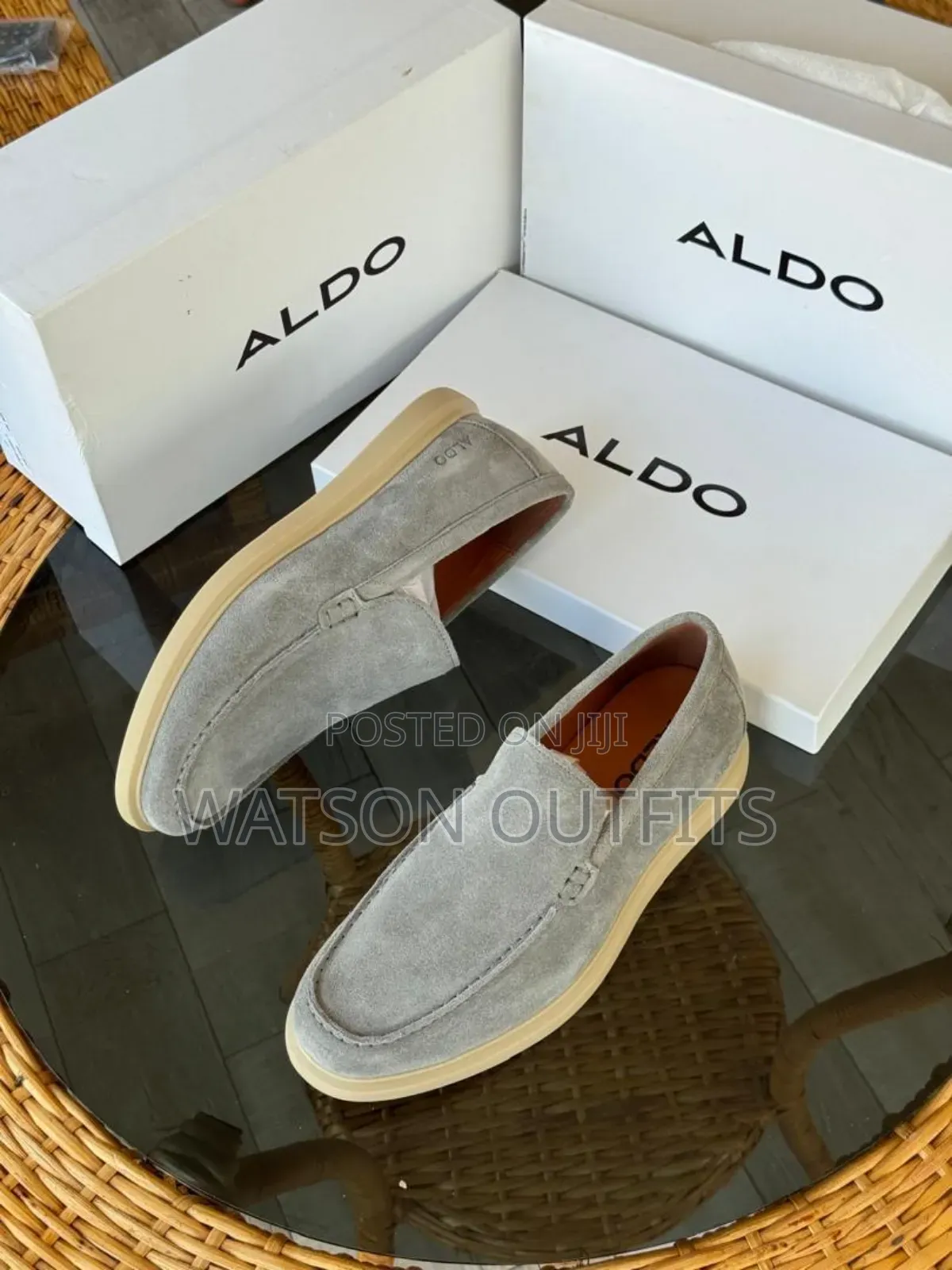 Viatu Vya Loafers or Lofa Simpo