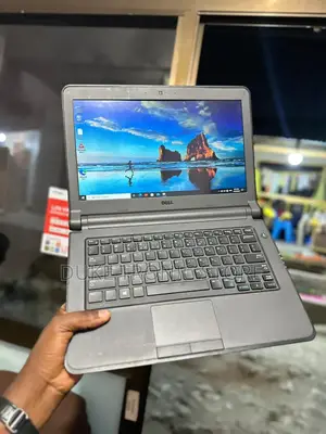 Laptop Dell Latitude 3350 4GB Intel Core I3 HDD 500GB
