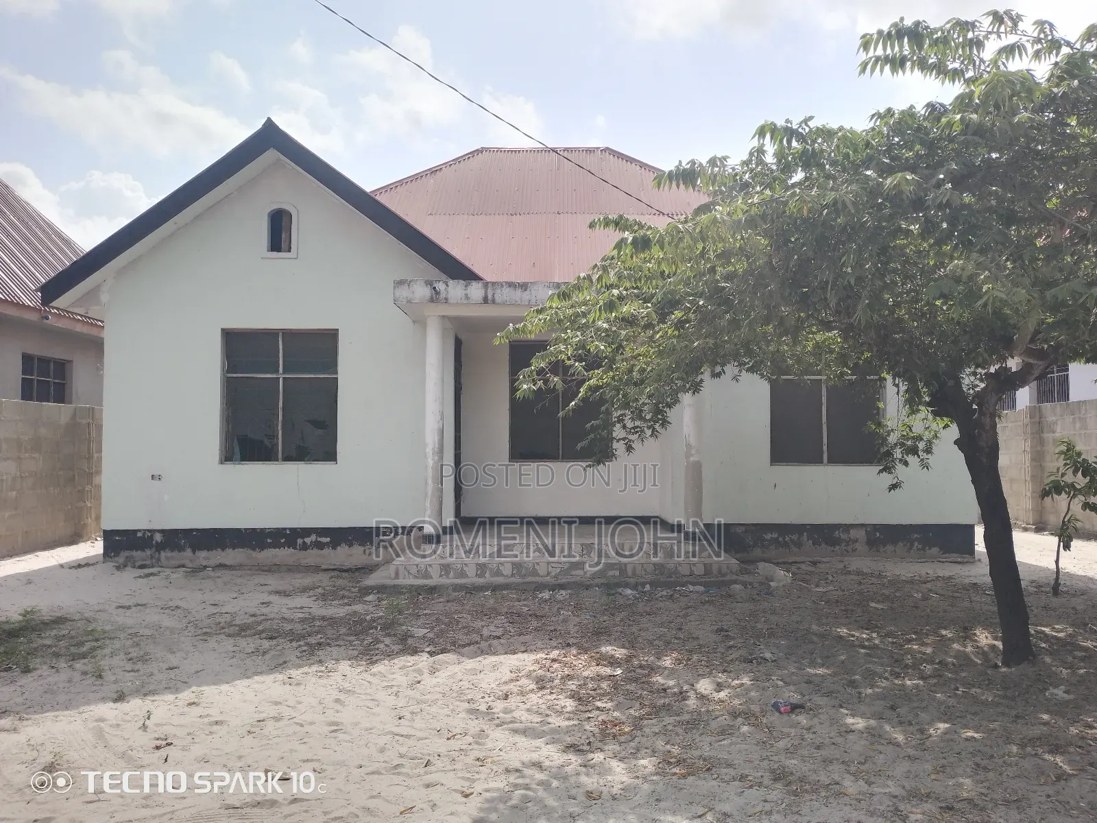 4bdrm House in Tanzania Daresalaam, Ilala for sale