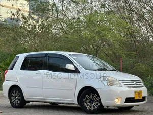 Toyota Raum 2004 White