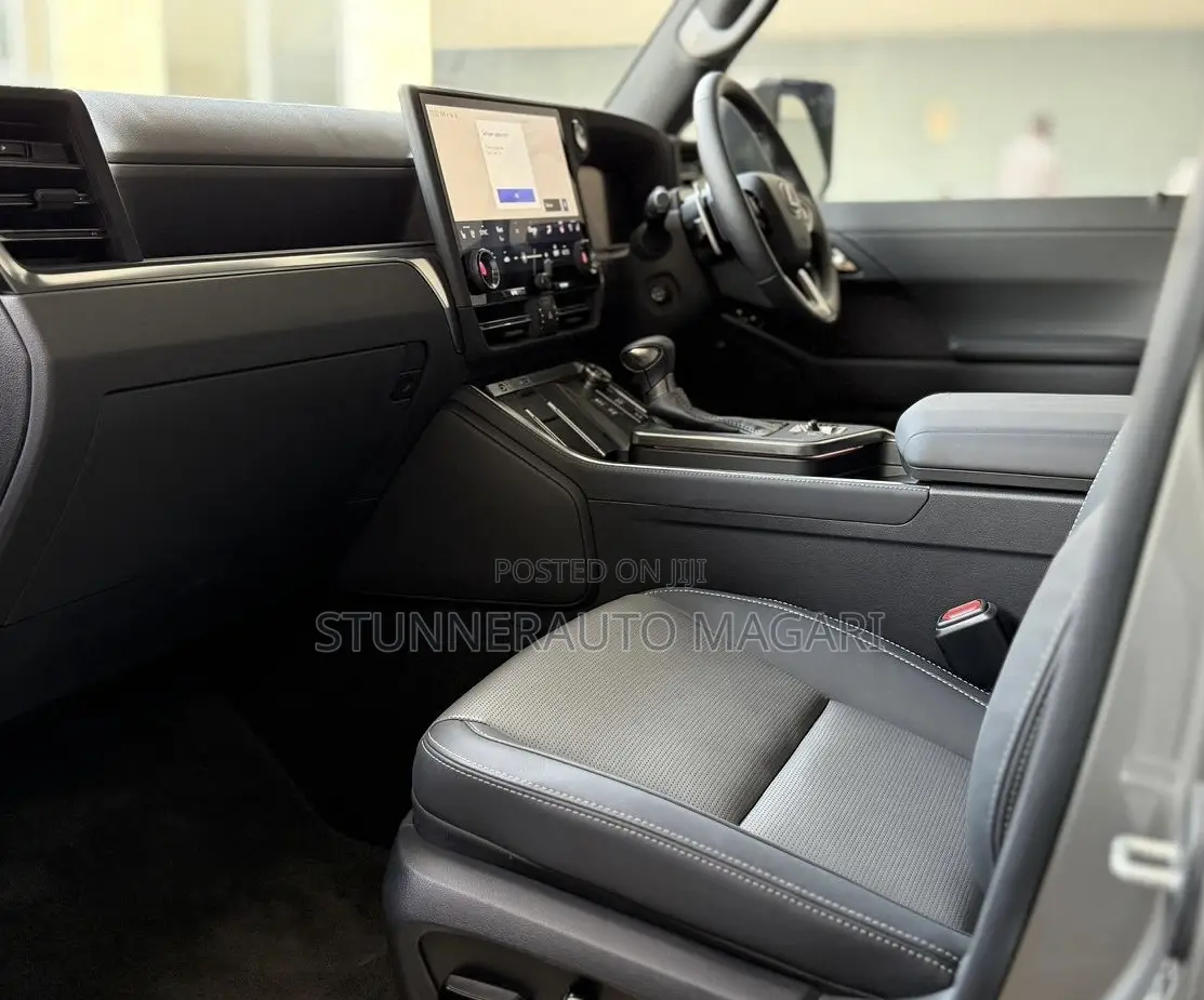 New Lexus GX 2025 Beige