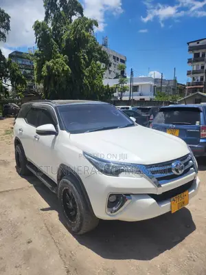 Toyota Fortuner 2016 White