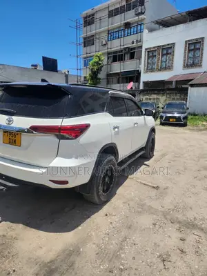 Toyota Fortuner 2016 White