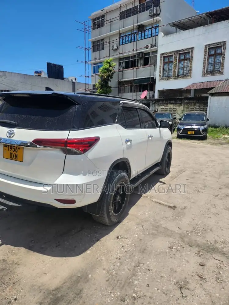 Toyota Fortuner 2016 White