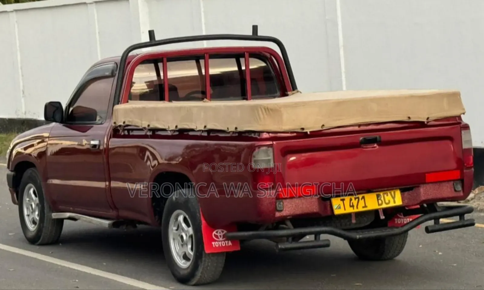 Toyota Hilux 2000 Red