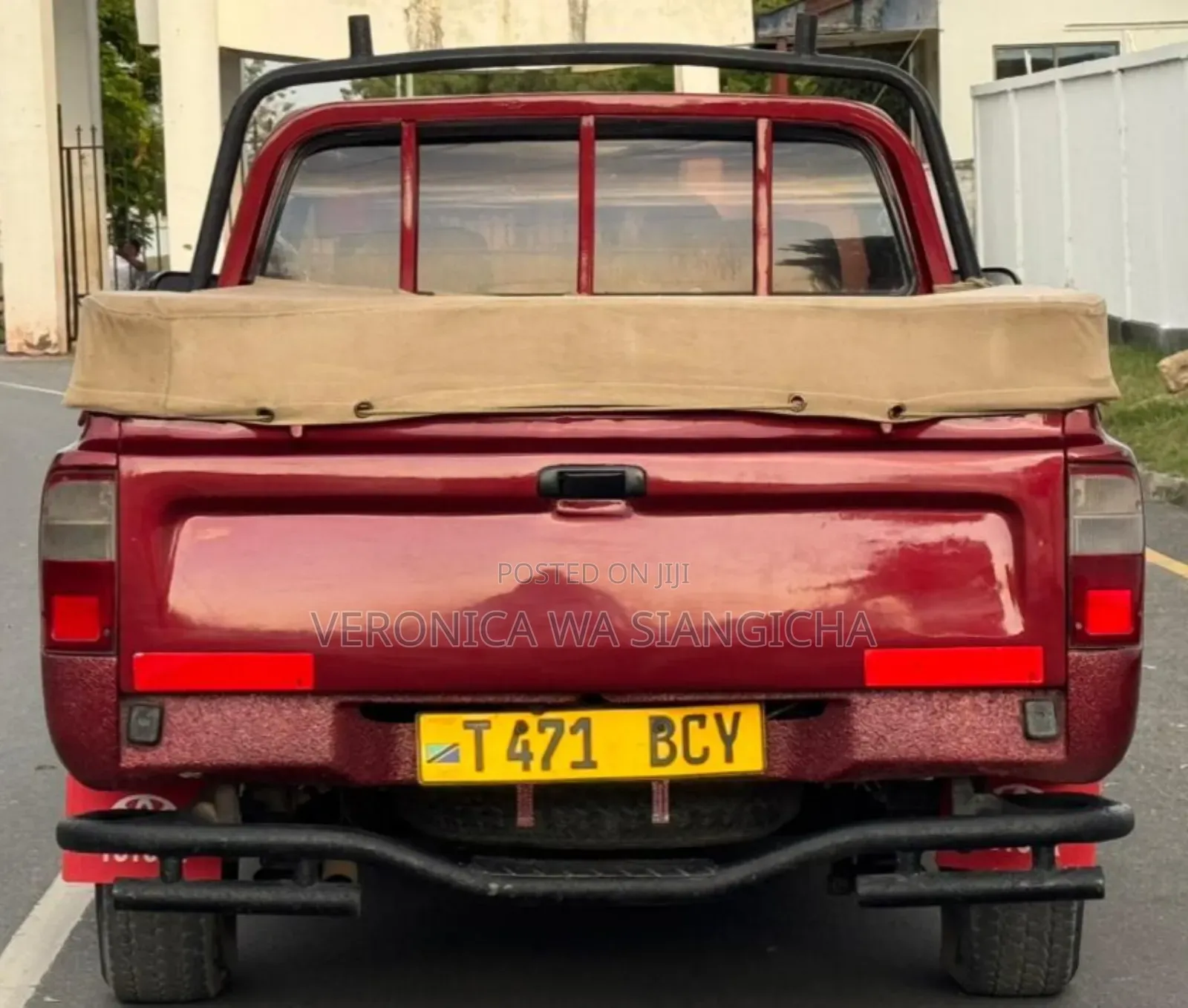 Toyota Hilux 2000 Red