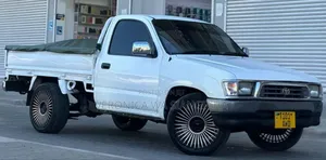 Toyota Hilux 2000 White