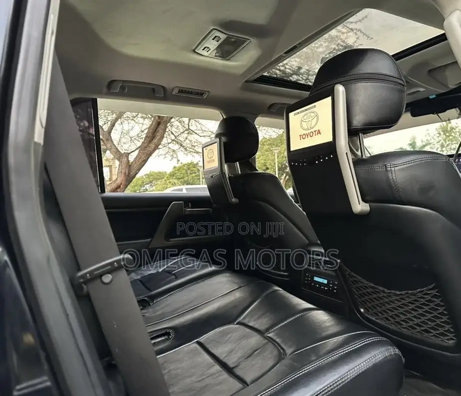 Toyota Land Cruiser 2012 Black