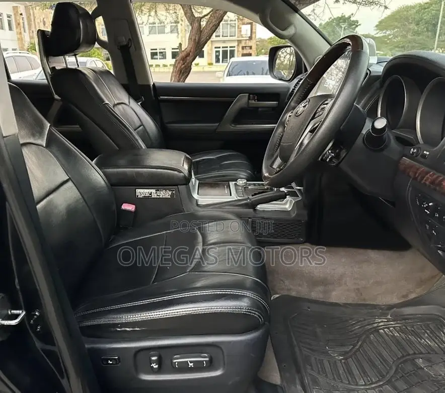 Toyota Land Cruiser 2012 Black