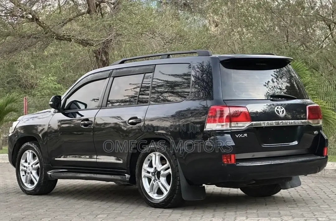 Toyota Land Cruiser 2012 Black