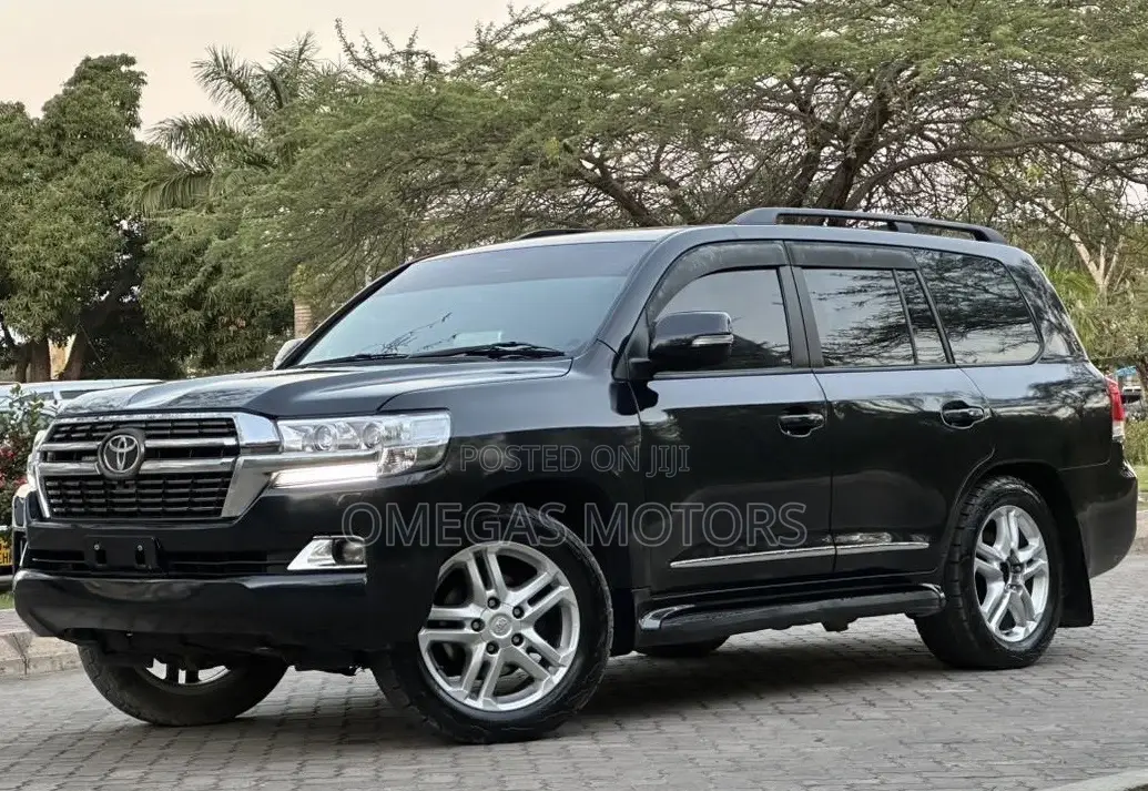 Toyota Land Cruiser 2012 Black