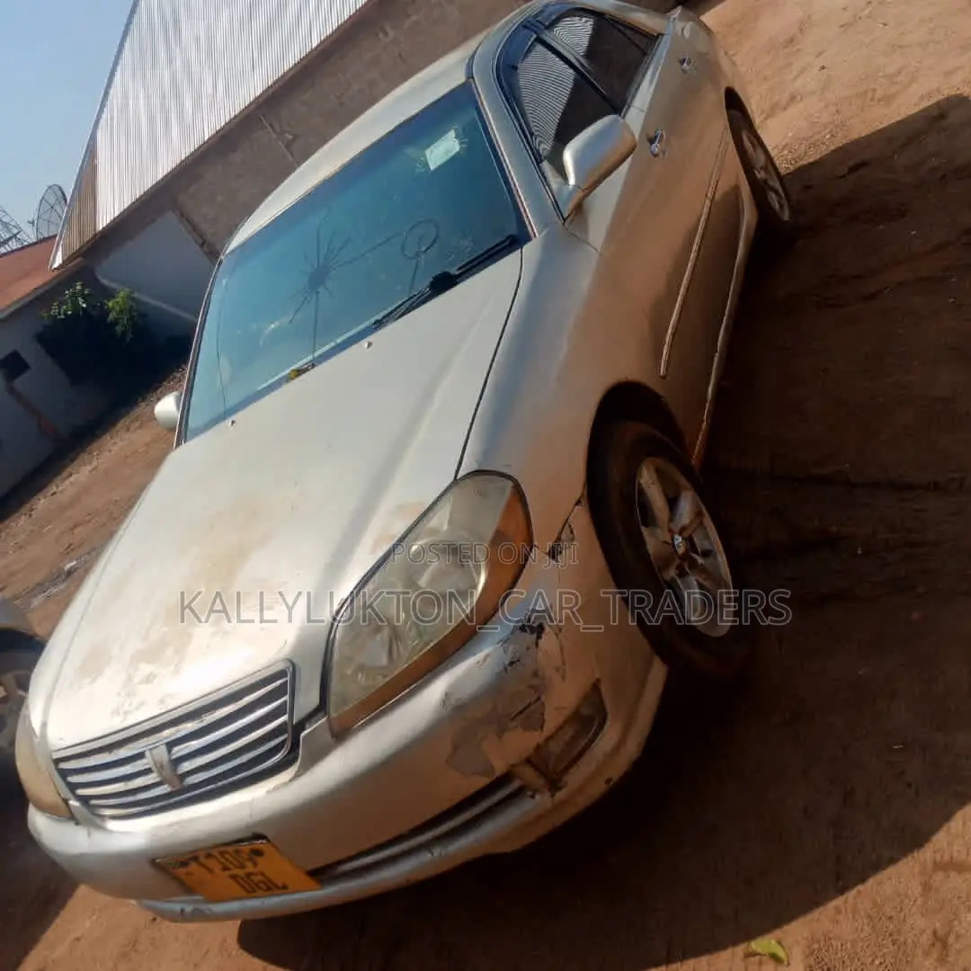 Toyota Mark II 2004 Silver