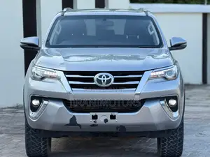 Toyota Fortuner 2.8 D AWD 2018 Silver