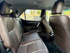 Toyota Fortuner 2.8 D AWD 2018 Silver