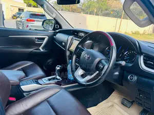 Toyota Fortuner 2.8 D AWD 2018 Silver