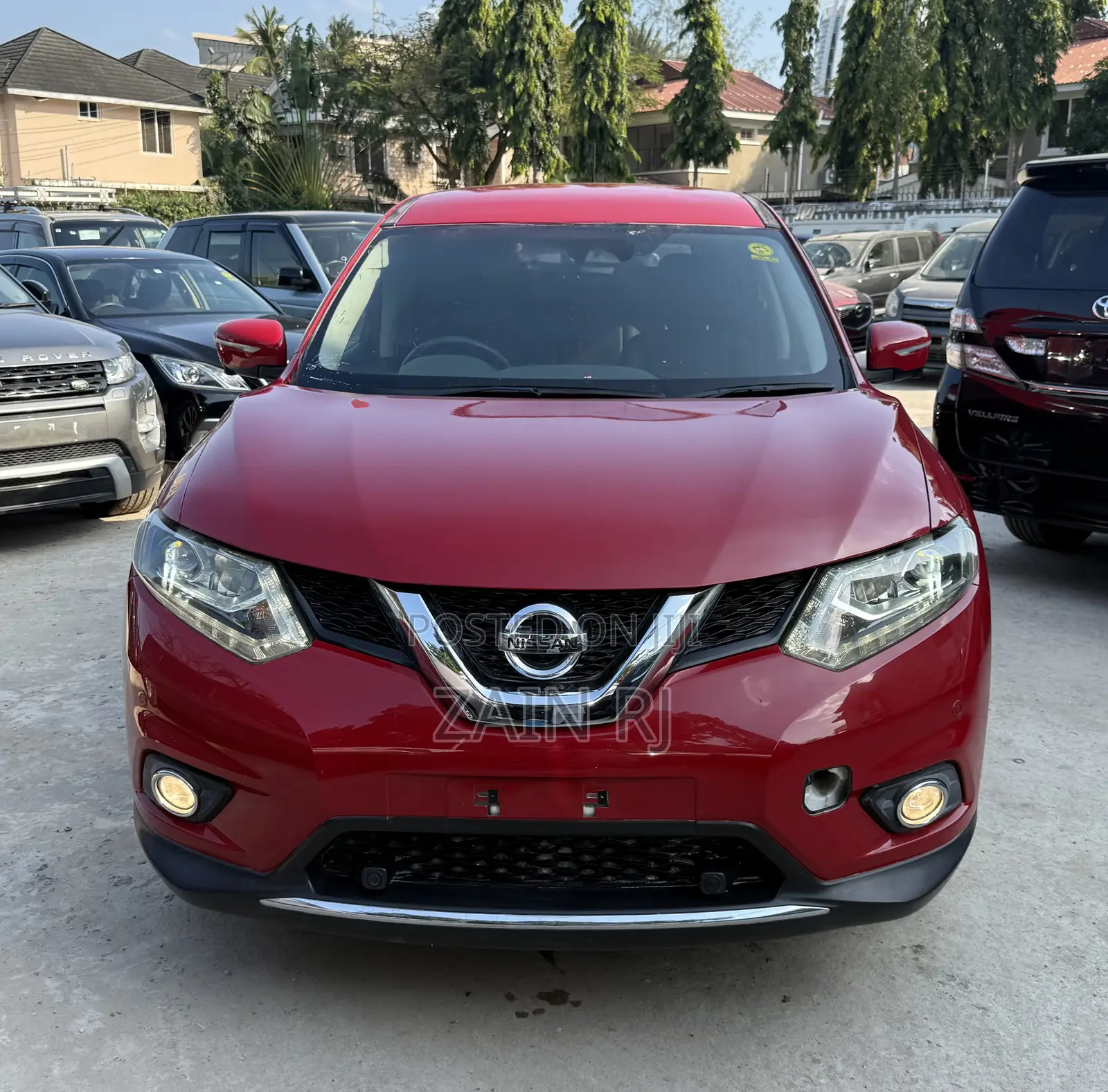 Nissan X-Trail 2.0 Petrol AWD 2014 Red